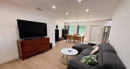 Spacious 3 Bedroom House With Backyard