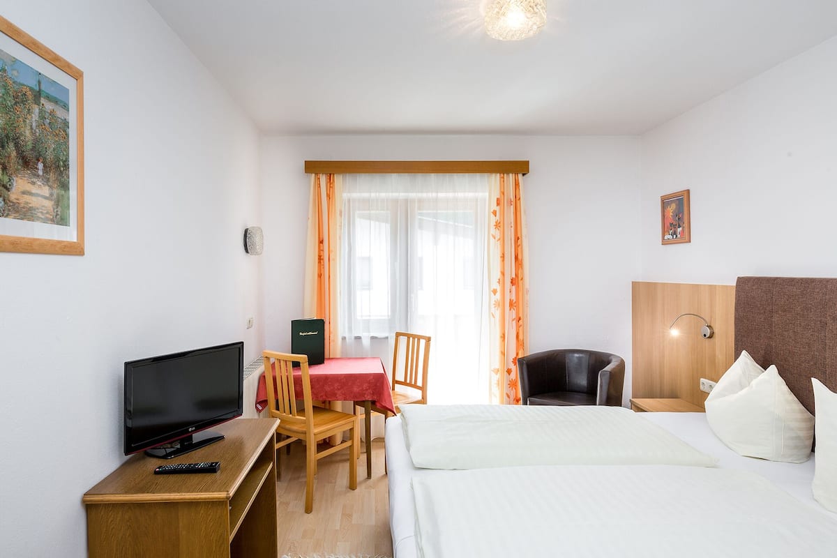 In-room safe, free WiFi, wheelchair access