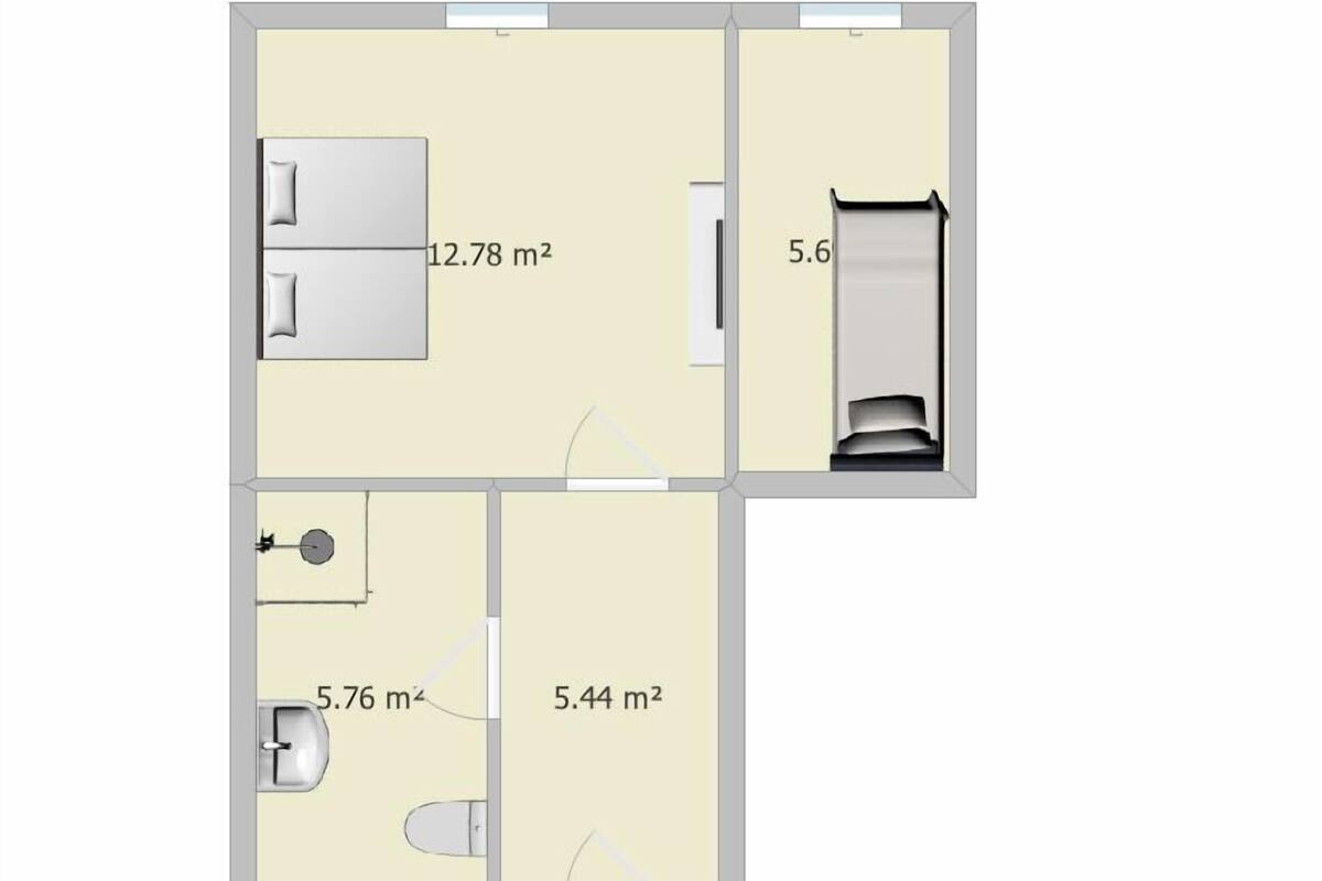 In-room safe, free WiFi, wheelchair access