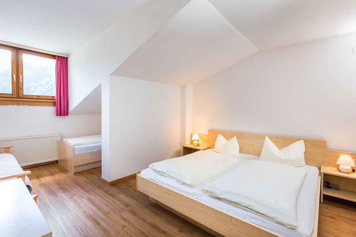 In-room safe, free WiFi, wheelchair access