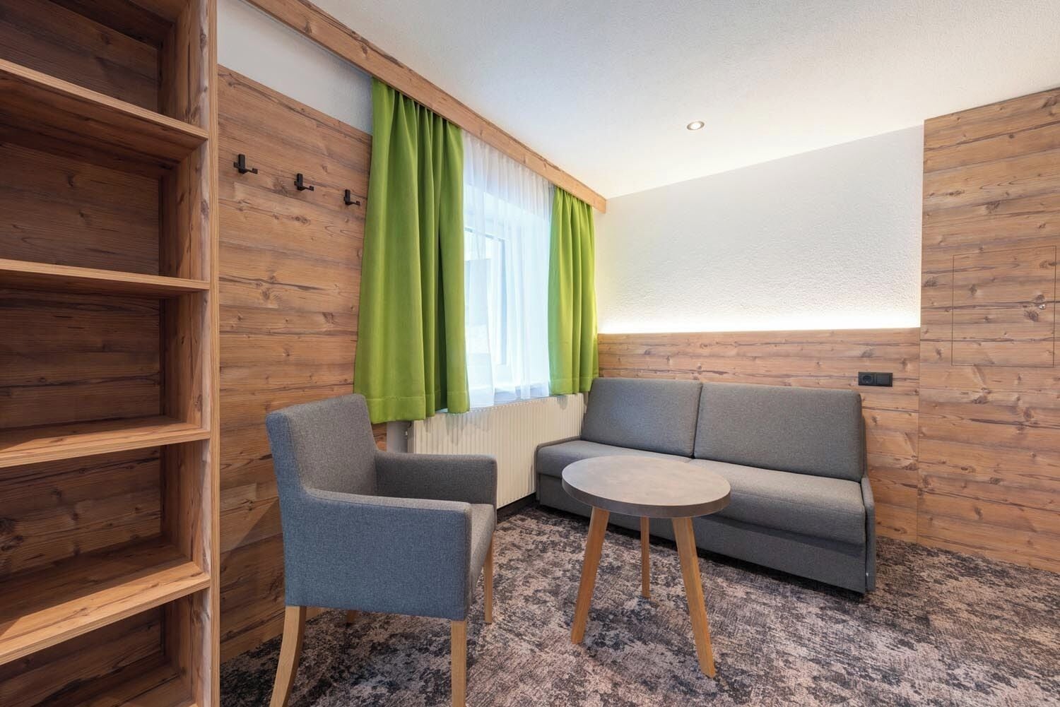 Family Suite, Mountain View | In-room safe, free WiFi