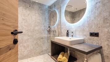 Family Suite, Mountain View | Bathroom | Hair dryer