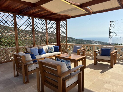 Bluehouselb Private Villa with Big Garden & Pool