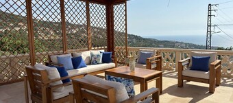 Bluehouselb Private Villa with Big Garden & Pool