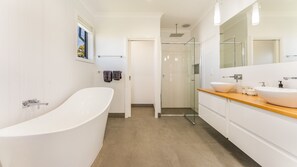 Douche, séchoir à cheveux