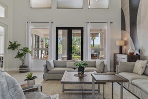 Smart TV, fireplace, ping pong - Scottsdale Oasis Resort | Pool, Hot Tub & Pickleball (Scottsdale)