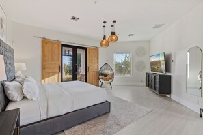 6 bedrooms, free WiFi, bed sheets