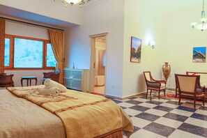 3 quartos, ferros/tábuas de passar roupa, Wi-Fi, roupa de cama