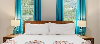 Entire Duplex • 6 King Beds • Private Patios • Great for Groups • 10 min to GVL