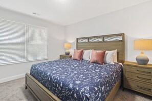 2 habitaciones, escritorio, tabla de planchar con plancha y wifi gratis 