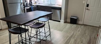 Watercress 2-bedroom / 2 bath condo less that 2 miles to the stadium.