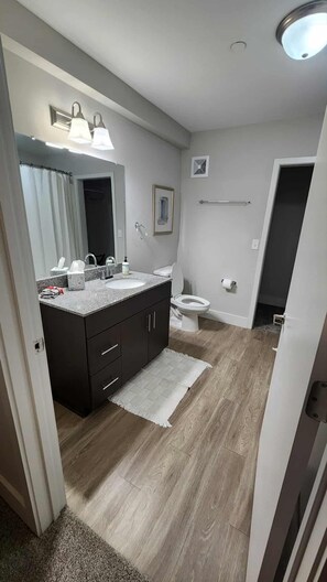 Hårføner, håndklær, såpe og sjampo