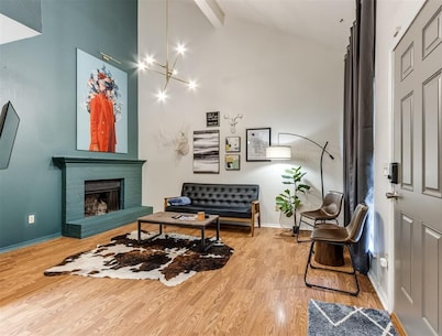 2-bedroom Wooded view condo in awesome NW OKC in Bluff creek. Entire condo