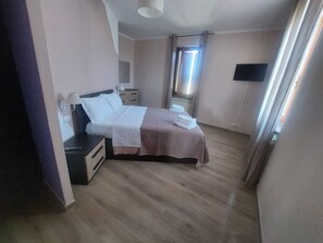 3 Schlafzimmer, Bügeleisen/Bügelbrett, WLAN, Bettwäsche