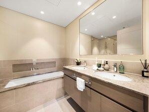 Eco-friendly toiletries, slippers - Skyline Luxury I Burj Khalifa & Fountain (Dubai)