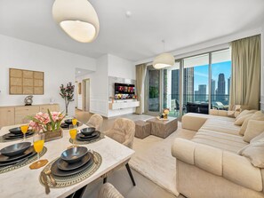 Flat-screen TV, video game console - Skyline Luxury I Burj Khalifa & Fountain (Dubai)