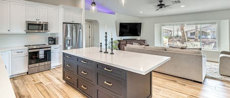 Fridge, microwave, dishwasher, coffee/tea maker