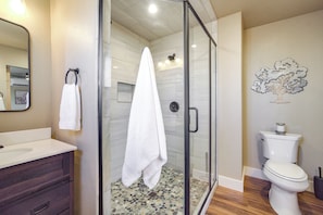 Hair dryer, towels - Yak Ranch w/ Mountain Views, Near Wellington! (Nunn)