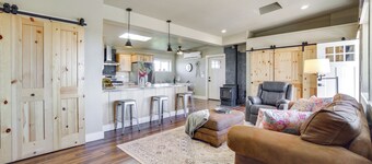 Yak Ranch w/ Mountain Views, Near Wellington!