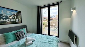 2 bedrooms, iron/ironing board, free WiFi, bed sheets