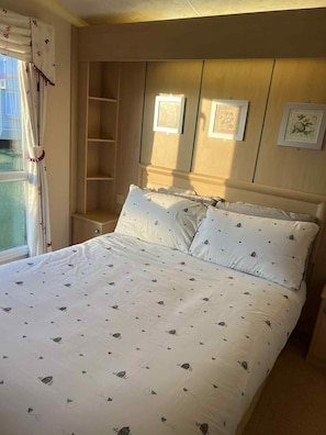 2 quartos, Wi-Fi de cortesia, roupa de cama