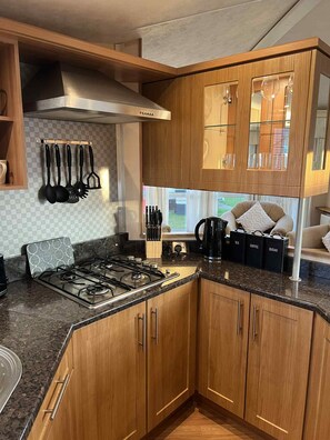 Microwave, oven - KnJ coastal getaways 
6 berth caravan located in Ingoldmells skegness (Ingoldmells)