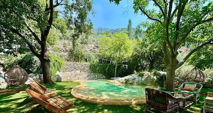 Private Villa Huge Garden and Pool in Nature
