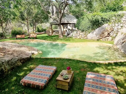 Private Villa Huge Garden and Pool in Nature