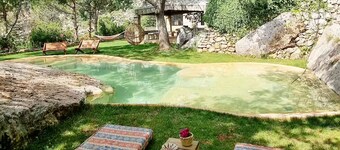 Private Villa Huge Garden and Pool in Nature