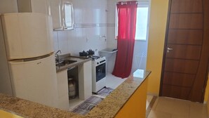 Private kitchen - Mangaratiba beach apartment (Praia Do Saco Mangaratiba)