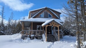 Exterior - 3BR Sunny Meadow Retreat Cottage – Lake Huron Hideaway, Heart of Bruce Peninsula (Pike Bay)
