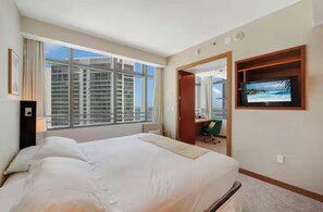 Apartamento luxo, vista para a baía | Cortinas blackout, quartos à prova de som, ferros/tábuas de passar roupa