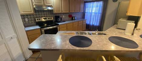 微波炉、烤箱、炉灶、洗碗机