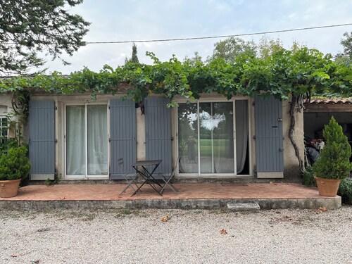 Studio à la campagne proche village tout commerces