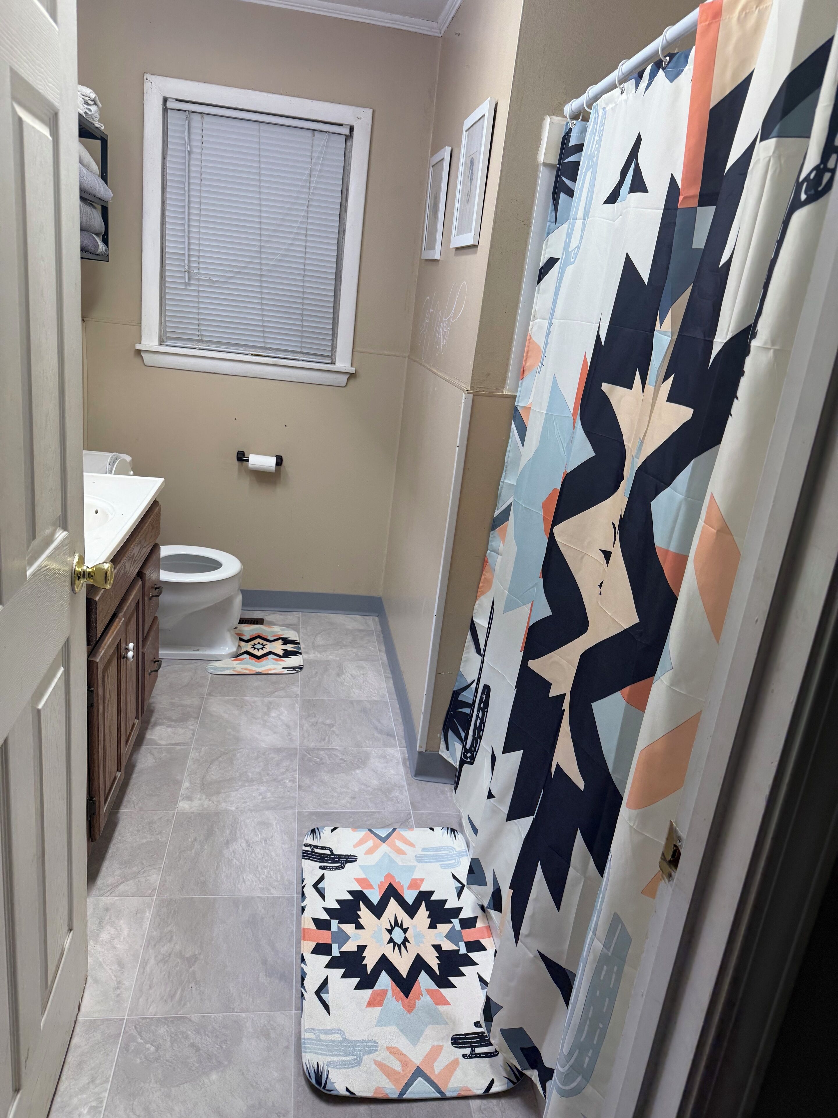 تجهيزات دش، مناشف، صابون، شامبو