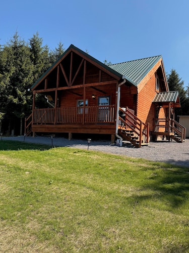 Star Lodge — Cozy Secluded Cabin, 20 Minutes from Ellicottville
