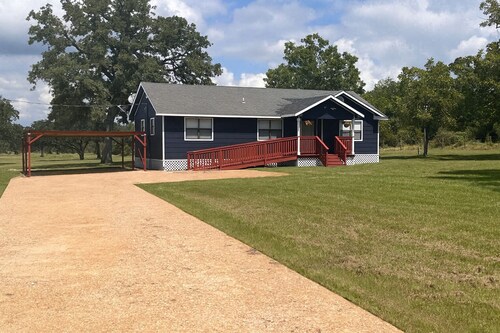 Heritage House Retreat:
Burton, Texas 
6 guests 3 bedrooms  4 beds  2 full baths