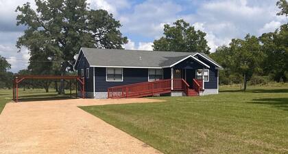 Heritage House Retreat:
Burton, Texas 
6 guests 3 bedrooms  4 beds  2 full baths