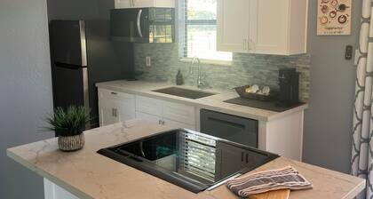 Heritage House Retreat:
Burton, Texas
6 guests 3 bedrooms 4 beds 2 full baths