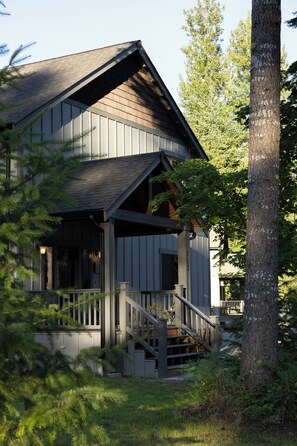 Exterior - NEW Cozy 3-bedroom Packwood cabin  with a hot tub near White Pass Ski Resort! (Packwood)