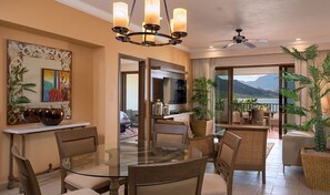 Elite Penthouse, 4 Bedrooms, Ocean View | Living area