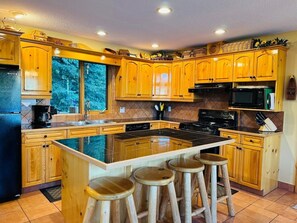 Fridge, microwave, stovetop, dishwasher