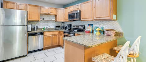 Fridge, microwave, stovetop, dishwasher