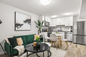 Interior - Cozy 2BR, Wolf Willow SE, close to HWY (Calgary)