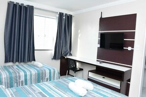 3 bedrooms, iron/ironing board, internet, bed sheets