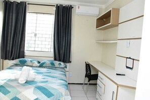 3 bedrooms, iron/ironing board, Internet, bed sheets