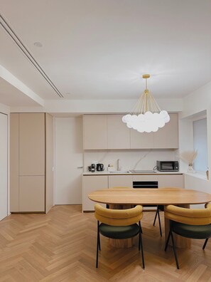 Fridge, microwave, oven, stovetop - Corridoni House (Milano)