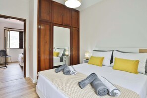 3 slaapkamers, een strijkplank/strijkijzer, wifi, beddengoed