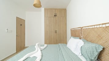 2 bedrooms, desk, iron/ironing board, travel cot