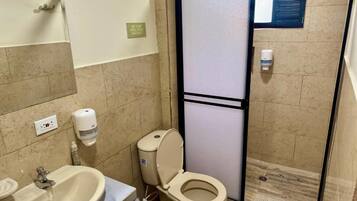 Dusche, Handtücher, Seife, Toilettenpapier
